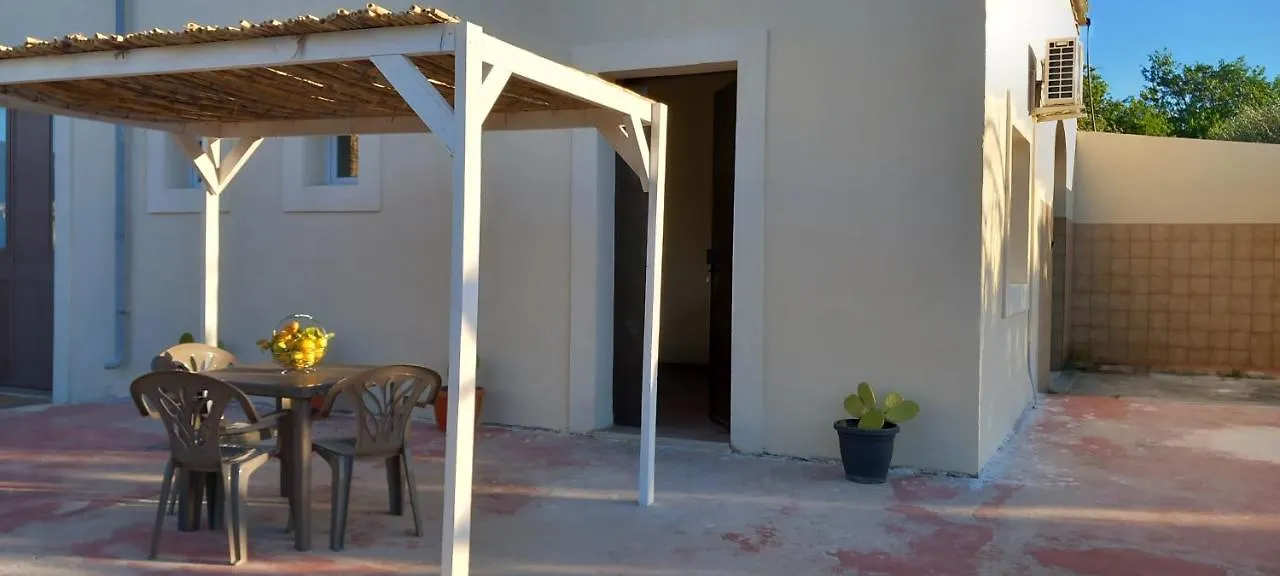 Dimore Del Carrubo - Openspace Con Piscina Avola Holiday home